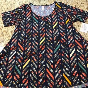NWT - LuLaRoe large perfect t